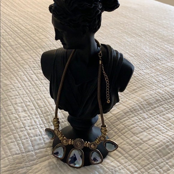 Beautiful and elegant short necklace - Picture 1 of 2